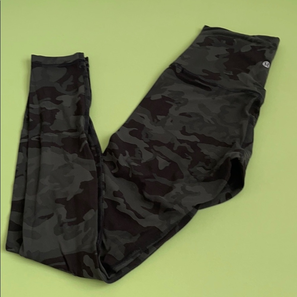 Lululemon Aligns 28”